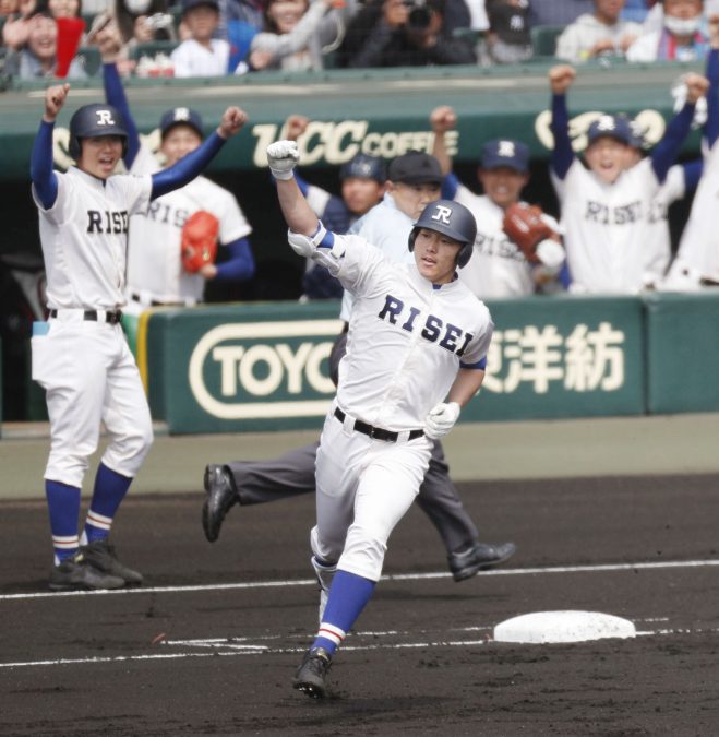 履正社が9回表逆転劇で決勝進出！ 報徳学園・永田 裕治監督はラスト