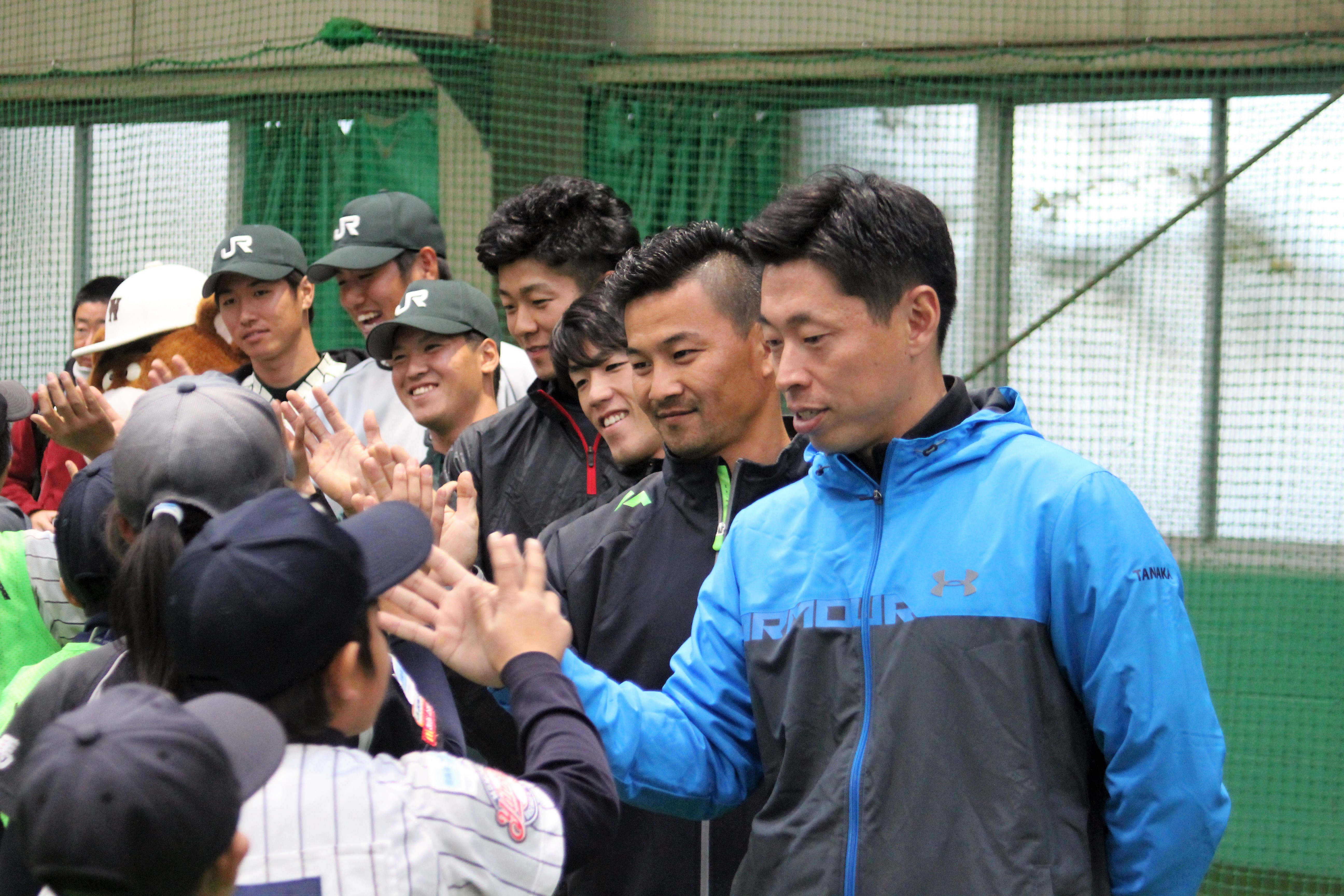 早稲田大obらによる プレイボール プロジェクト が開催 約160人の子供たちが 野球の楽しさ に触れる 北海道日本ハム Baseball Gate