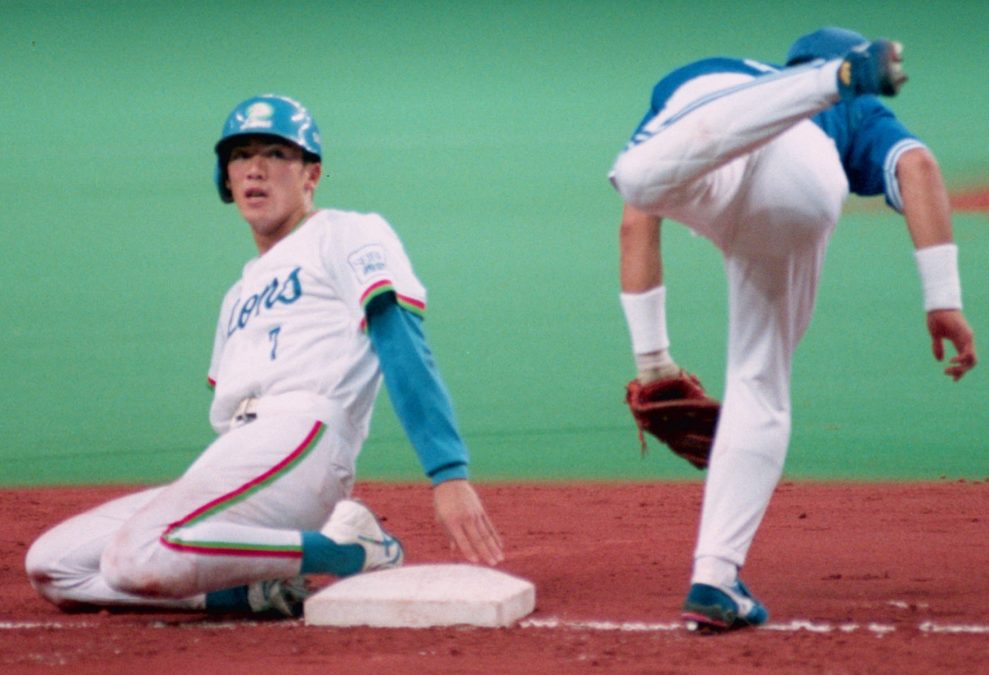 松井稼頭央キラ プロ野球チップスカード 松井稼頭央選手 '18キラサイン - メルカリ
