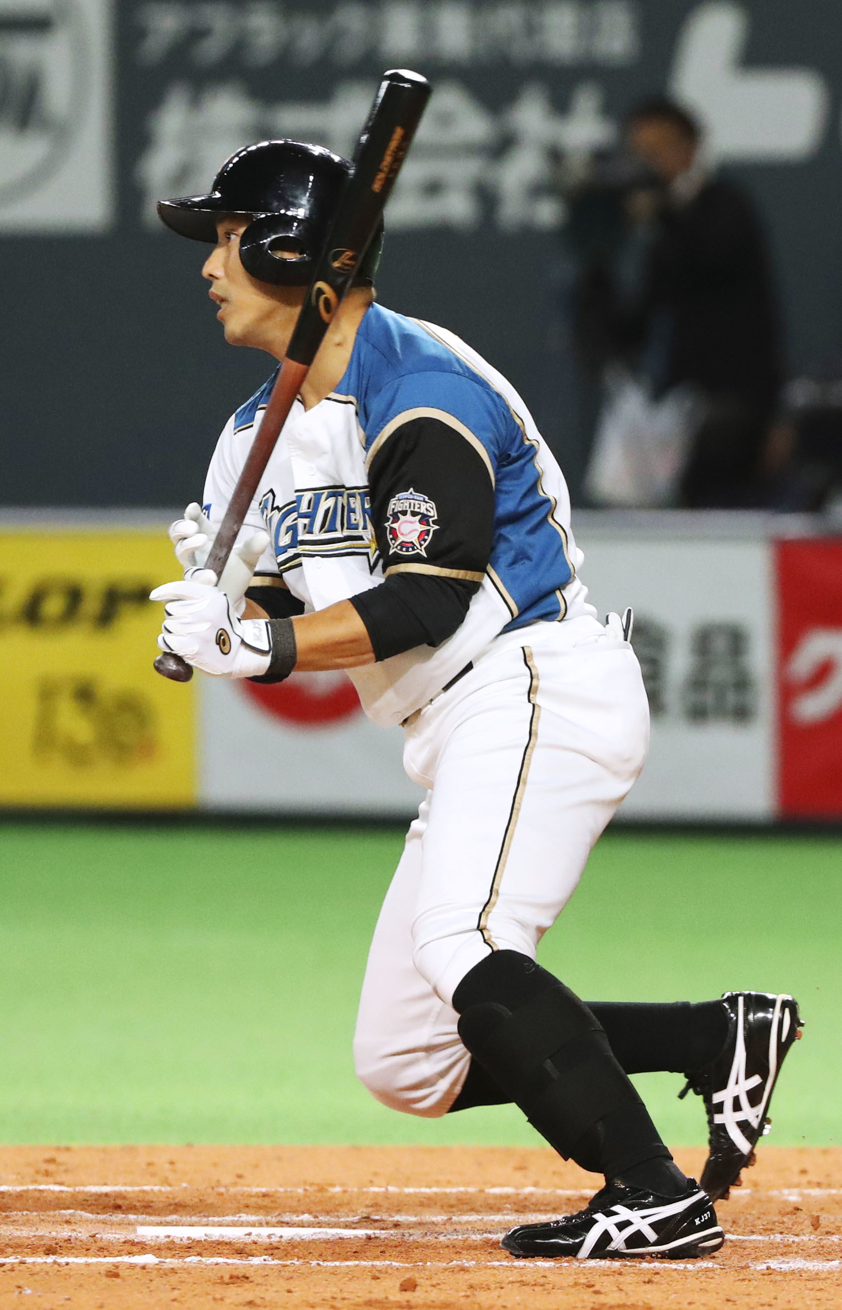 代打の切り札 の本領発揮 北海道日本ハム 矢野が引退試合で代打ヒット 北海道日本ハム Baseball Gate