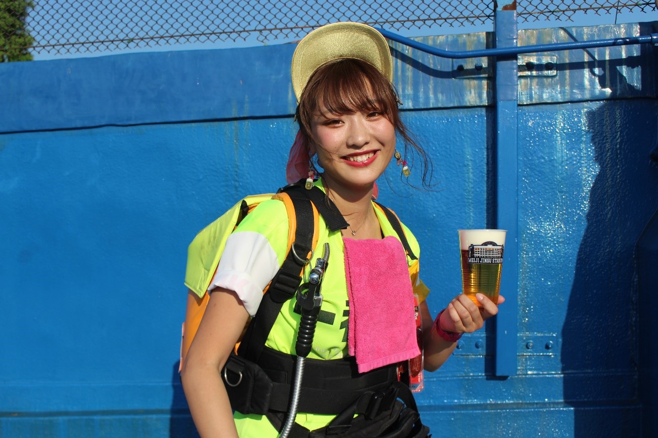 キラキラしてるな かわいいな の想いからビールの売り子さんになった璃里子さん 野球女子 Vol 15 Baseball Gate スポーツブル スポブル