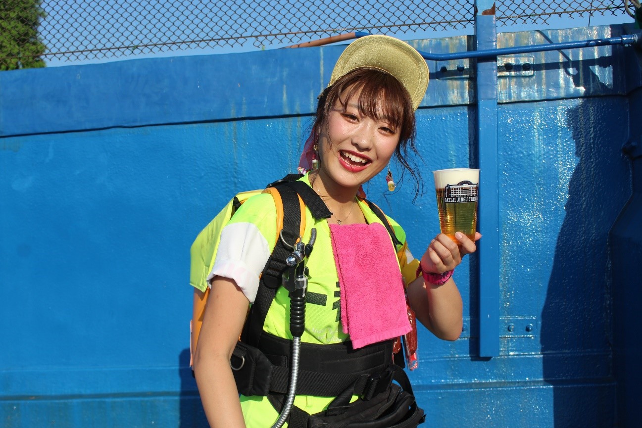 キラキラしてるな かわいいな の想いからビールの売り子さんになった璃里子さん 野球女子 Vol 15 野球女子 Baseball Gate