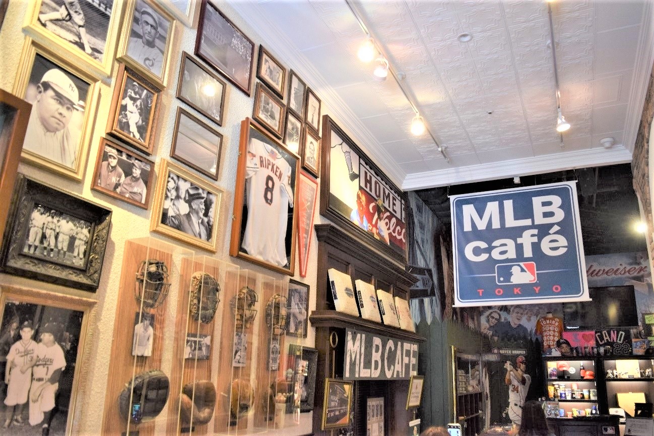 【MLB café TOKYO 東京ドームシティ店の店内入口の雰囲気】